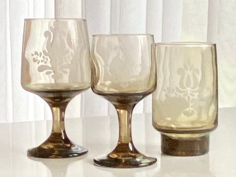 Vintage Pfaltzgraff Village Glasses - Set of 8 ten ounce goblets