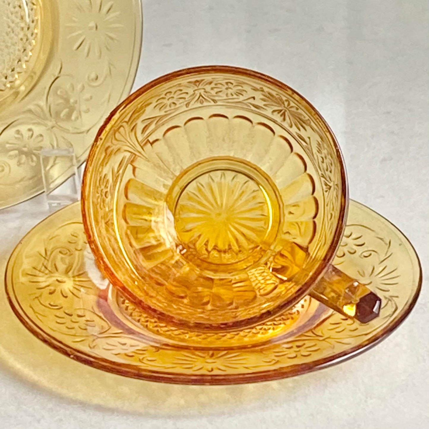 Vintage Indiana Glass Daisy Amber Cups and Saucers - 4 sets, 8 pieces total